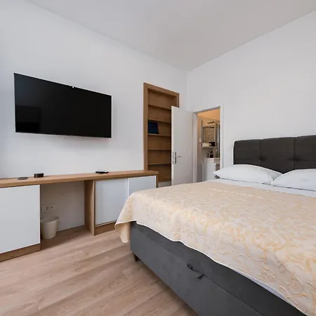 Senzen Guest house *