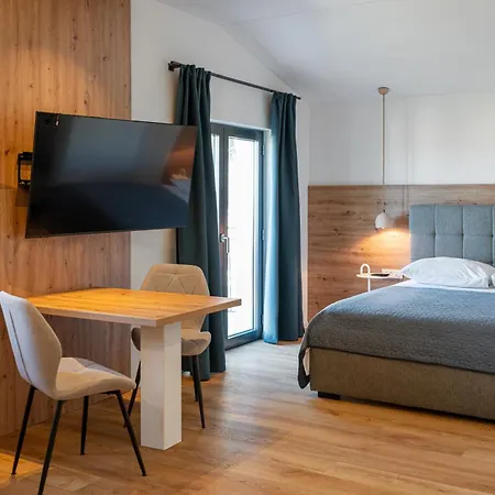 Senzen Guest house *