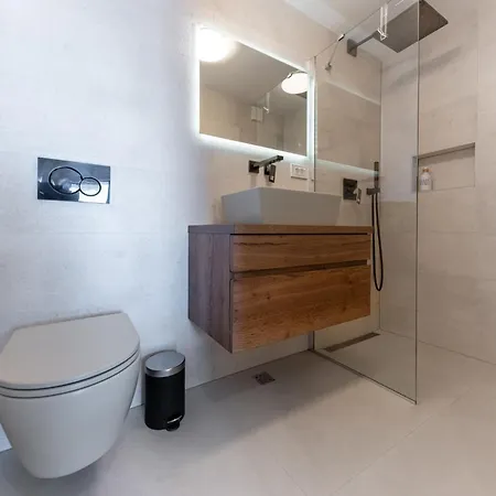 Senzen Guest house *