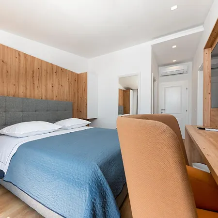 Senzen Guest house